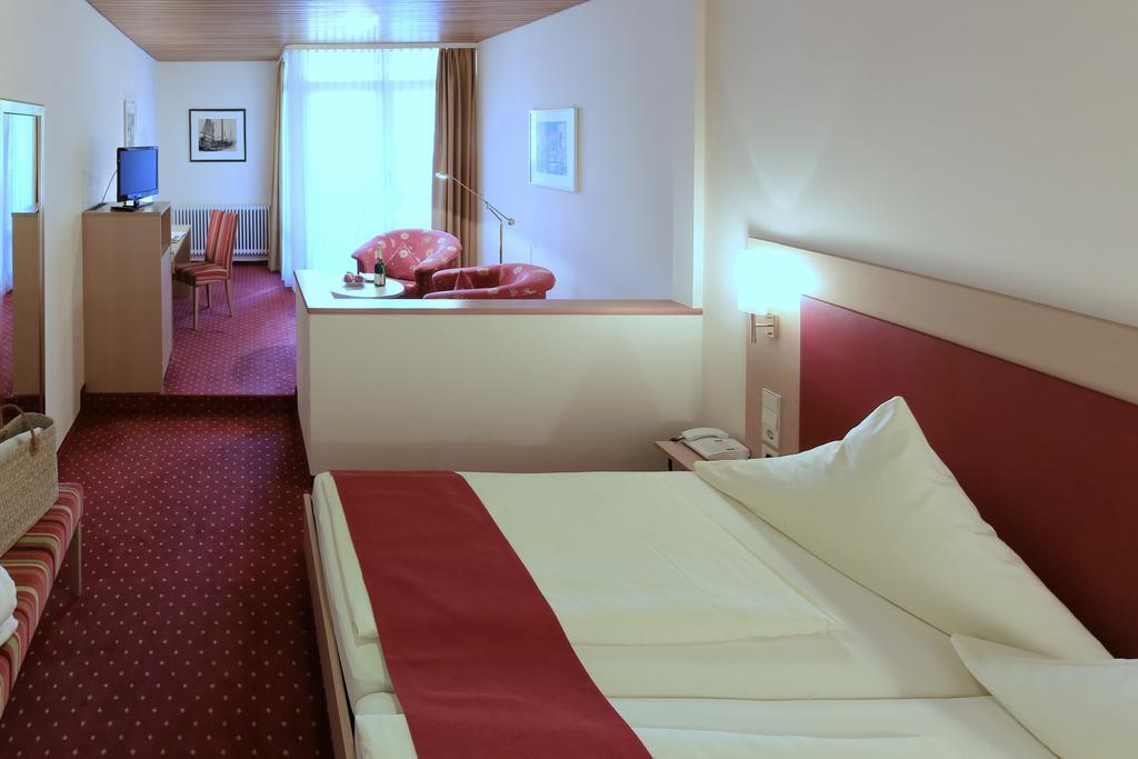Hotel Hirschen Glottertal Eksteriør billede