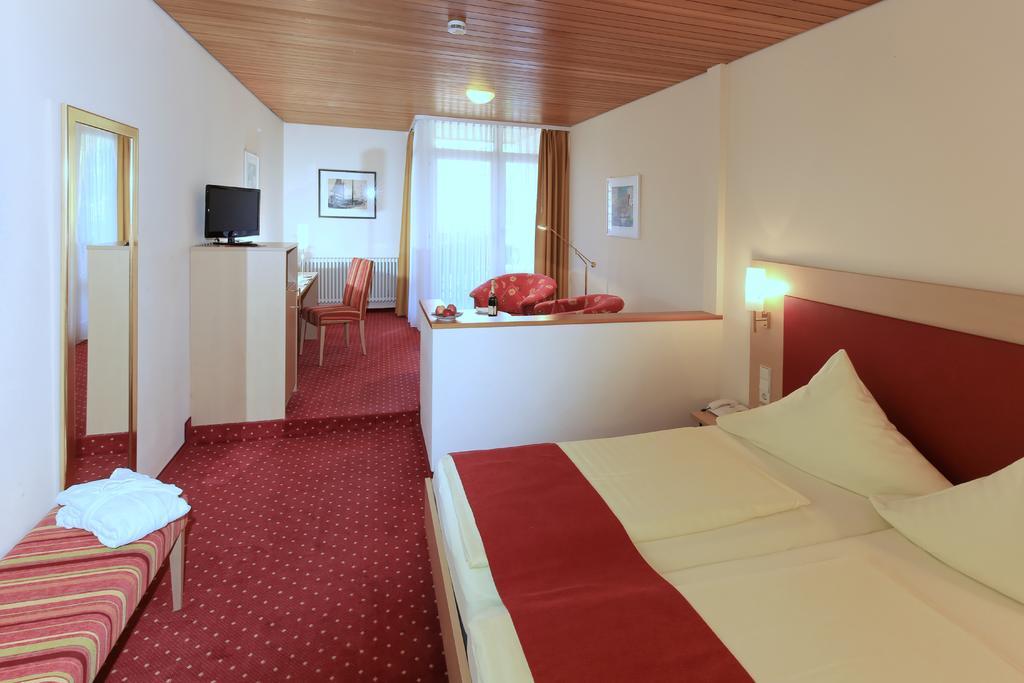 Hotel Hirschen Glottertal Eksteriør billede